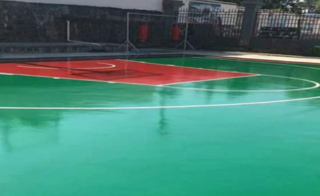 北海篮球场翻新地面